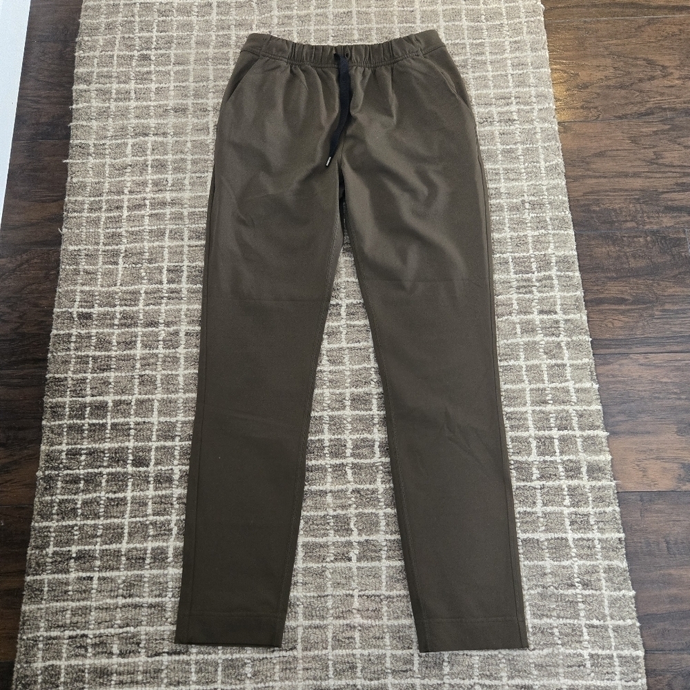 Lululemon Jet Crop Slim Luxtreme Gator Fatigue Military Olive Green Pants Size 2 - Picture 1 of 7